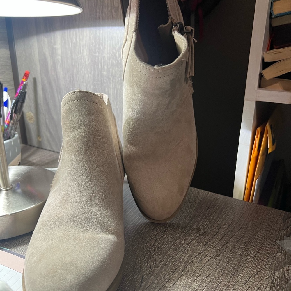 Women's Cream Ankle Boots - Picture 2 of 7